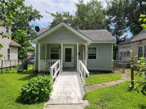 119 W Kansas St, Pittsburg, KS, 66762-5142 | Card Image