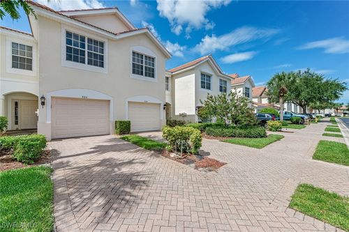 80-960 Hampton Cir, NAPLES, FL, 34105-4823 | Card Image