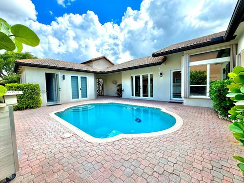 280 Sw 167th Ave, Pembroke Pines, FL, 33027-1038 | Card Image