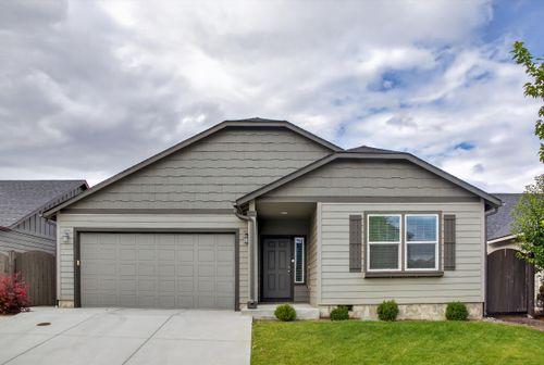 2443 Nw Ivy Way, Redmond, OR, 97756-9820 | Card Image