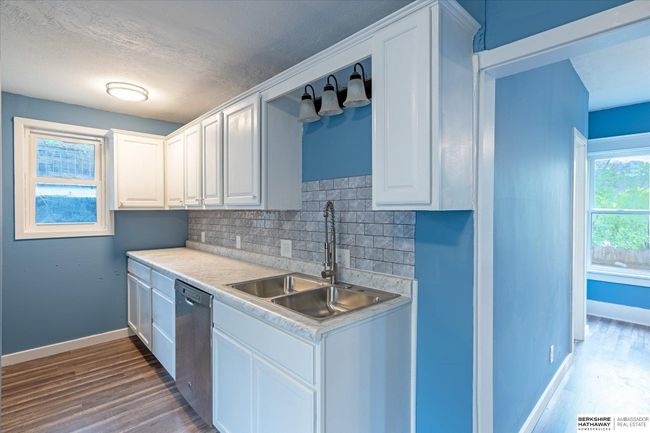 122 E Angle Ave, House other with 4 bedrooms, 2 bathrooms and 1 parking in Council Bluffs IA | Image 5