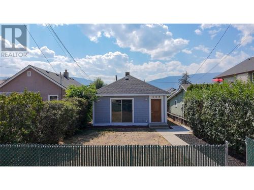 669 Haywood St, Penticton, BC, V2A4W8 | Card Image