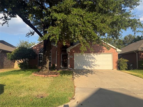 6916 Indiana Ave, Fort Worth, TX, 76137-3377 | Card Image