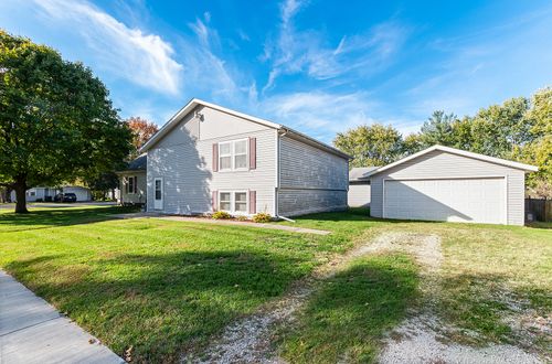 310 W Oak St, Coal City, IL, 60416-1429 | Card Image