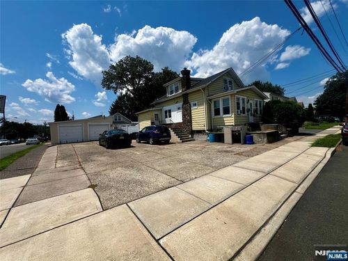 24 10th Ave, Hawthorne, NJ, 07506-1700 | Card Image