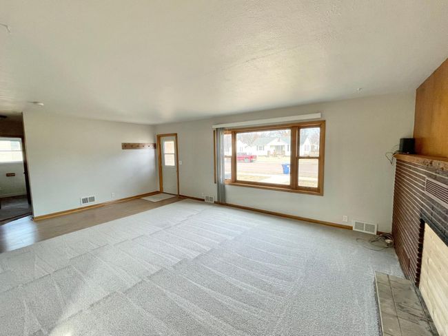 421 W Van Dusen St, House other with 5 bedrooms, 2 bathrooms and null parking in Springfield MN | Image 10