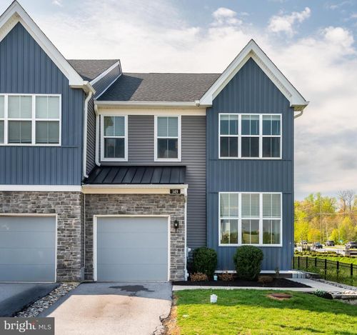 149 Ginkgo Ln, CHESTER SPRINGS, PA, 19425-3918 | Card Image