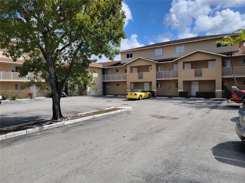 apt-208-3011 W 76th St, Hialeah, FL, 33018-3809 | Card Image