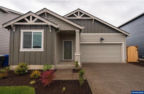 447 Greencrest St Ne, Salem, OR, 97301-4922 | Card Image