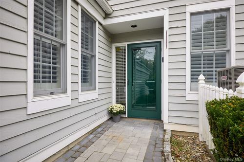 17 Woodlands Dr, Tuxedo Park, NY, 10987-4800 | Card Image