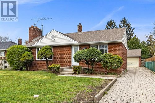 2485 Dominion Blvd, Windsor, ON, N9E2M5 | Card Image