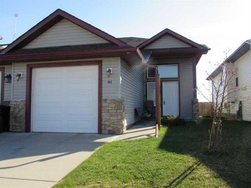 742 Carriage Lane Dr, Carstairs, AB, T0M0N0 | Card Image
