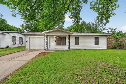 5555 Pinson St, Fort Worth, TX, 76119-1722 | Card Image