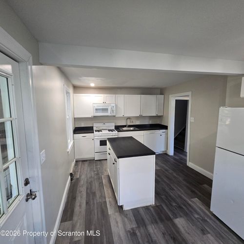 612 Ferdinand St, Scranton, PA, 18508-1714 | Card Image
