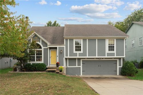571 Northview St, Olathe, KS, 66061-6322 | Card Image