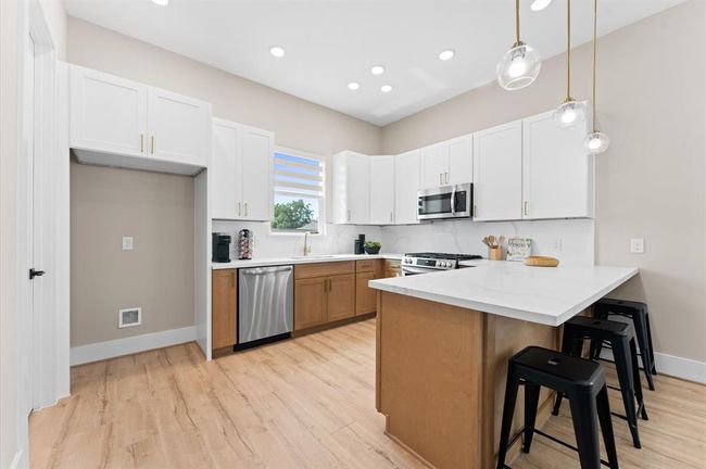 K - 4013 Griggs Rd, House other with 3 bedrooms, 4 bathrooms and 2 parking in Houston TX | Image 10