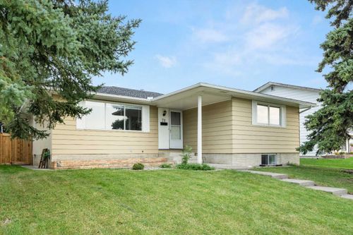 71 Queen Alexandra Close Se, Calgary, AB, T2J3P9 | Card Image