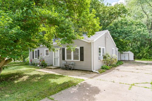 7002 Ridge Dr, Davenport, IA, 52806-1464 | Card Image