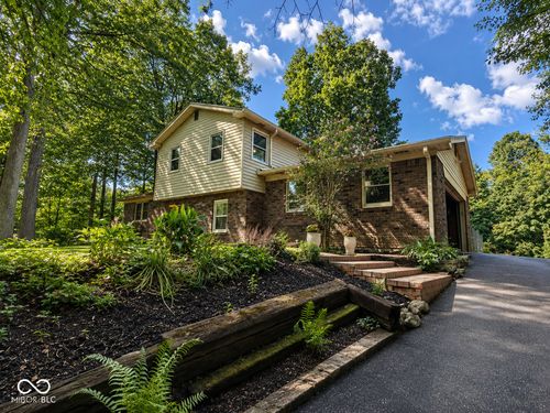 532 E Timberbrook Est, Shelbyville, IN, 46176-9178 | Card Image