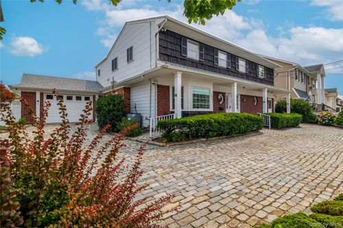 3843 Sally Ln, Oceanside, NY, 11572-5934 | Card Image