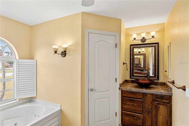 12950 Sw Pembroke Cir S, House other with 3 bedrooms, 2 bathrooms and null parking in LAKE SUZY FL | Image 20