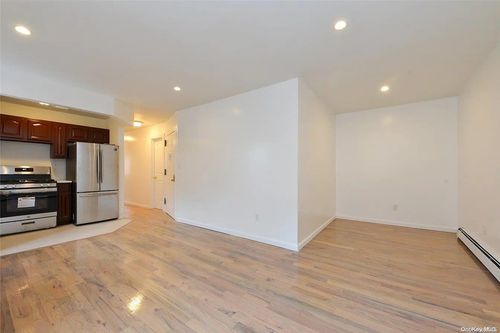 2g-197-21 Carpenter Ave, Jamaica, NY, 11423-2958 | Card Image
