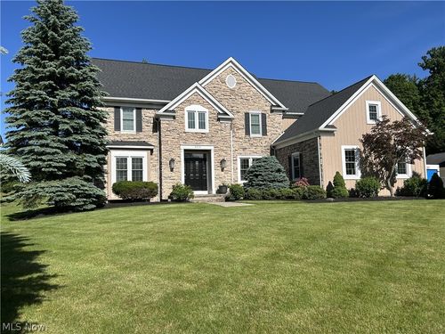 8575 Park Ridge Ln, Macedonia, OH, 44056-2055 | Card Image