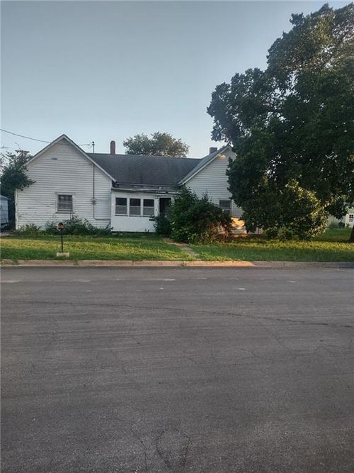 117 W North St, Lincoln, KS, 67455-1903 | Card Image