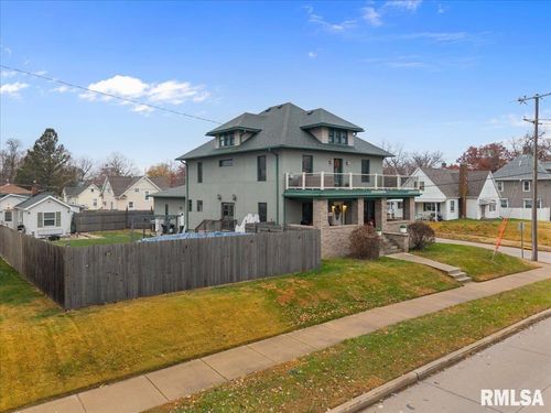 302 9th St, Silvis, IL, 61282-2121 | Card Image