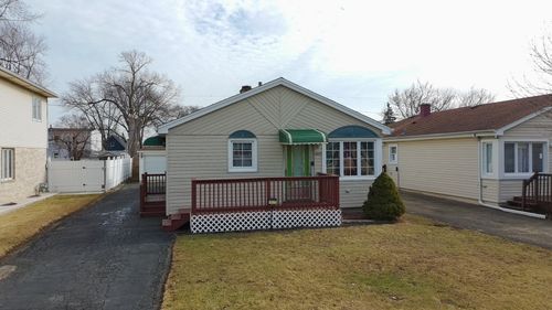 7827 Meade Ave, Burbank, IL, 60459-1230 | Card Image