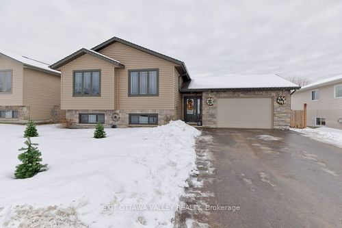 26 Morning Star Street, Petawawa, ON, K8H0A1 | Card Image