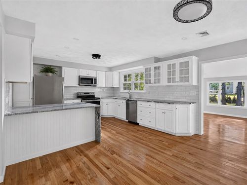 1 Angell Rd, Lincoln, RI, 02865-4708 | Card Image