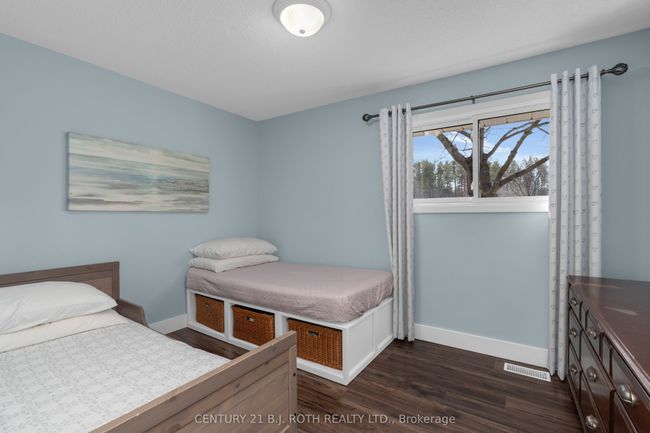 3763 Whitecap Dr, House other with 3 bedrooms, 2 bathrooms and 5 parking in Innisfil ON | Image 25