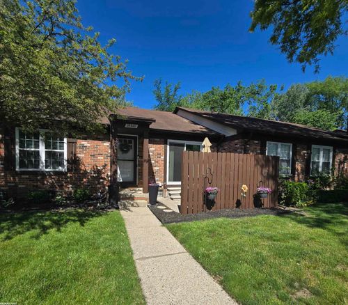 35340 Bristlecone Drive, Clinton Charter Township, MI, 48035 | Card Image