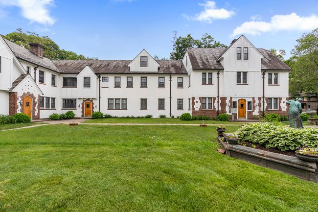 623 Whitney Ave, Home with 21 bedrooms, 13 bathrooms and 12 parking in New Haven CT | Image 36