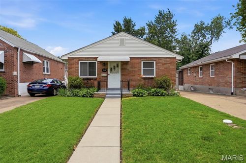 7530 Williams Ave, Maplewood, MO, 63143-1220 | Card Image