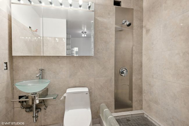 APT-17F - 1030 N State St, Home with 0 bedrooms, 1 bathrooms and null parking in Chicago IL | Image 6