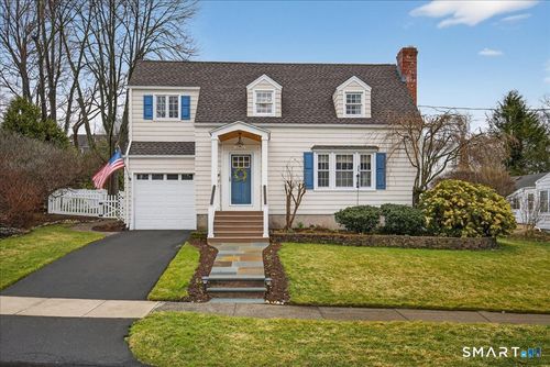 13 W Slope Ln, Hamden, CT, 06517-2124 | Card Image