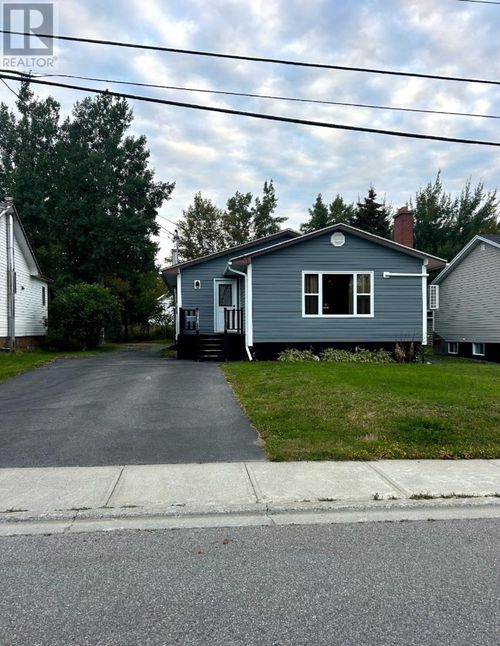 54 Blackwood Dr, Gander, NL, A1V1B7 | Card Image