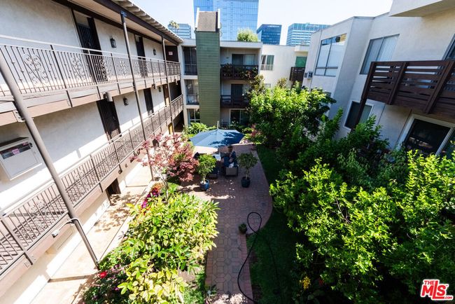361 - 525 S Ardmore Ave, Condo with 0 bedrooms, 1 bathrooms and 1 parking in Los Angeles CA | Image 20