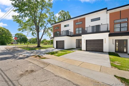 1620 Scott St, Jeffersonville, IN, 47130-4021 | Card Image