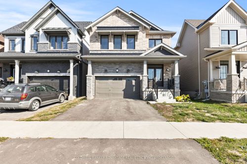 226 Forks Rd, Welland, ON, L3B0M2 | Card Image