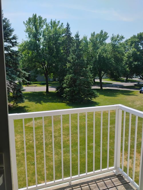 1027 Pond View Ct, Vadnais Heights, MN, 55127-3604 | Card Image