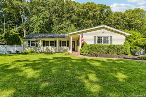 59 Derby Pl, Smithtown, NY, 11787-1327 | Card Image