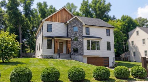 135 Hartman Rd, Newton, MA, 02459-2851 | Card Image
