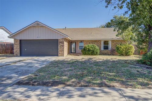 852 N Robinson Ave, Moore, OK, 73170-1248 | Card Image