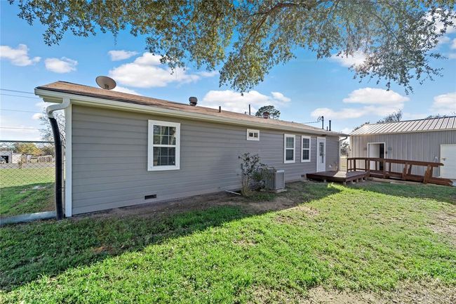 915 E Hanna St, House other with 3 bedrooms, 2 bathrooms and 2 parking in Calvert TX | Image 35