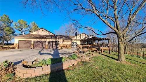 2101A Dove, Longton, KS, 67352 | Card Image