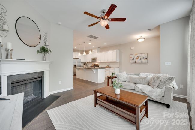 6842 Berewick Commons Pkwy, Townhouse with 3 bedrooms, 3 bathrooms and null parking in Charlotte NC | Image 5