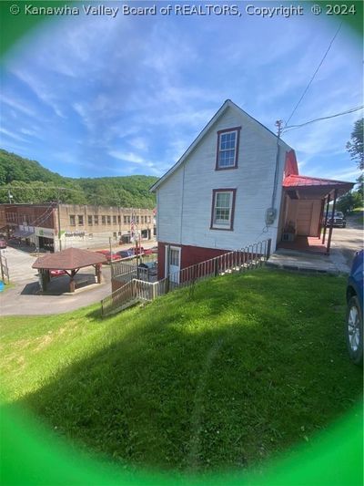 15 Kanawha Avenue, House other with 3 bedrooms, 1 bathrooms and null parking in Clendenin WV | Image 2